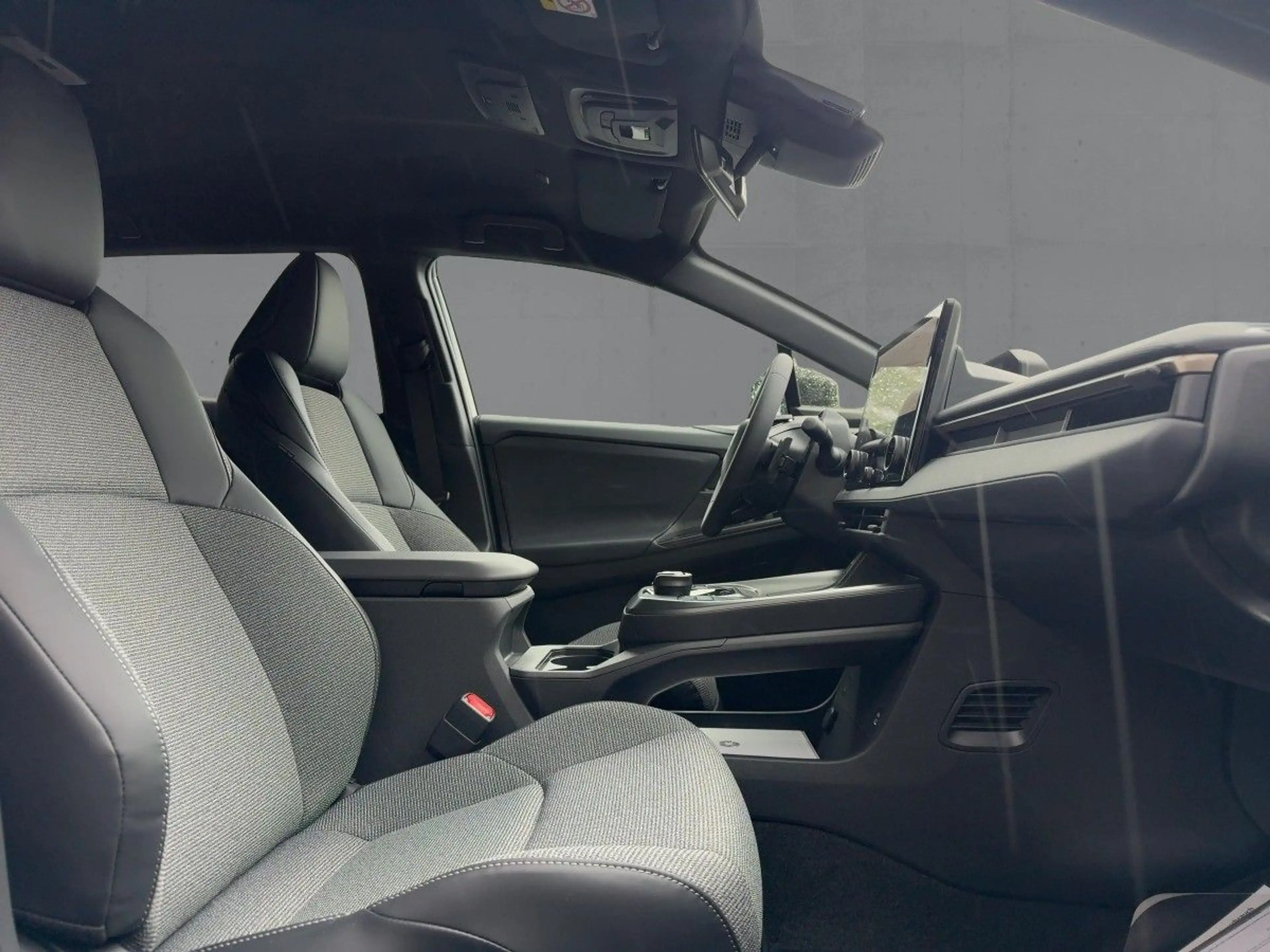 Toyota bZ4X Touring Teamplayer|NAVI|LED|360°|GRA|SHZ — photo 12