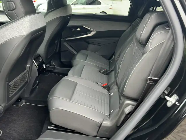 Peugeot 5008 view 11