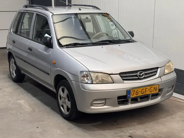 Mazda Demio view 3