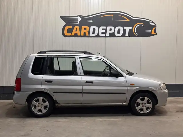 Mazda Demio view 4