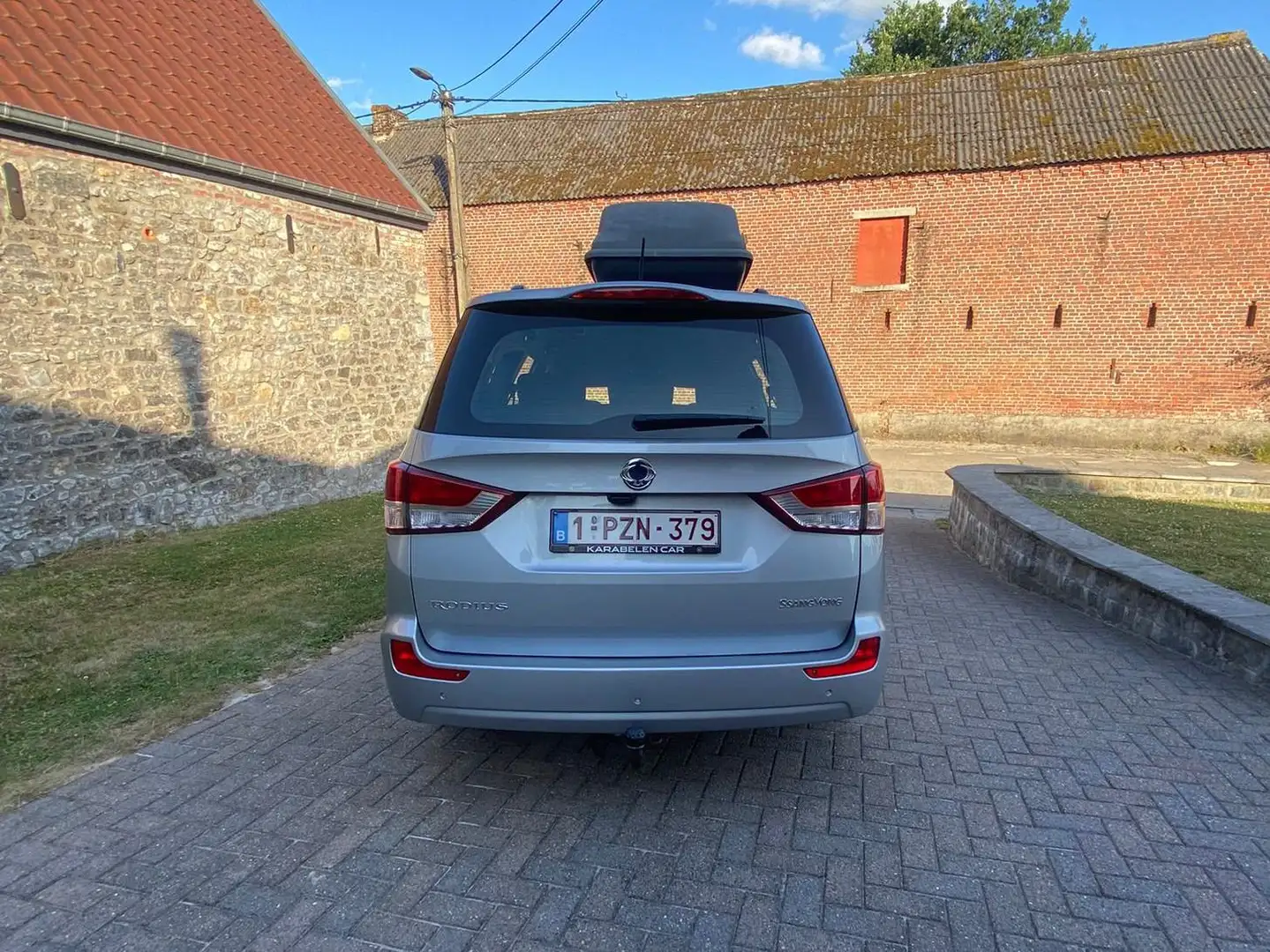 SsangYong Rodius Rodius 2.0 SV200e-XDi 2WD Crystal Gris - 2