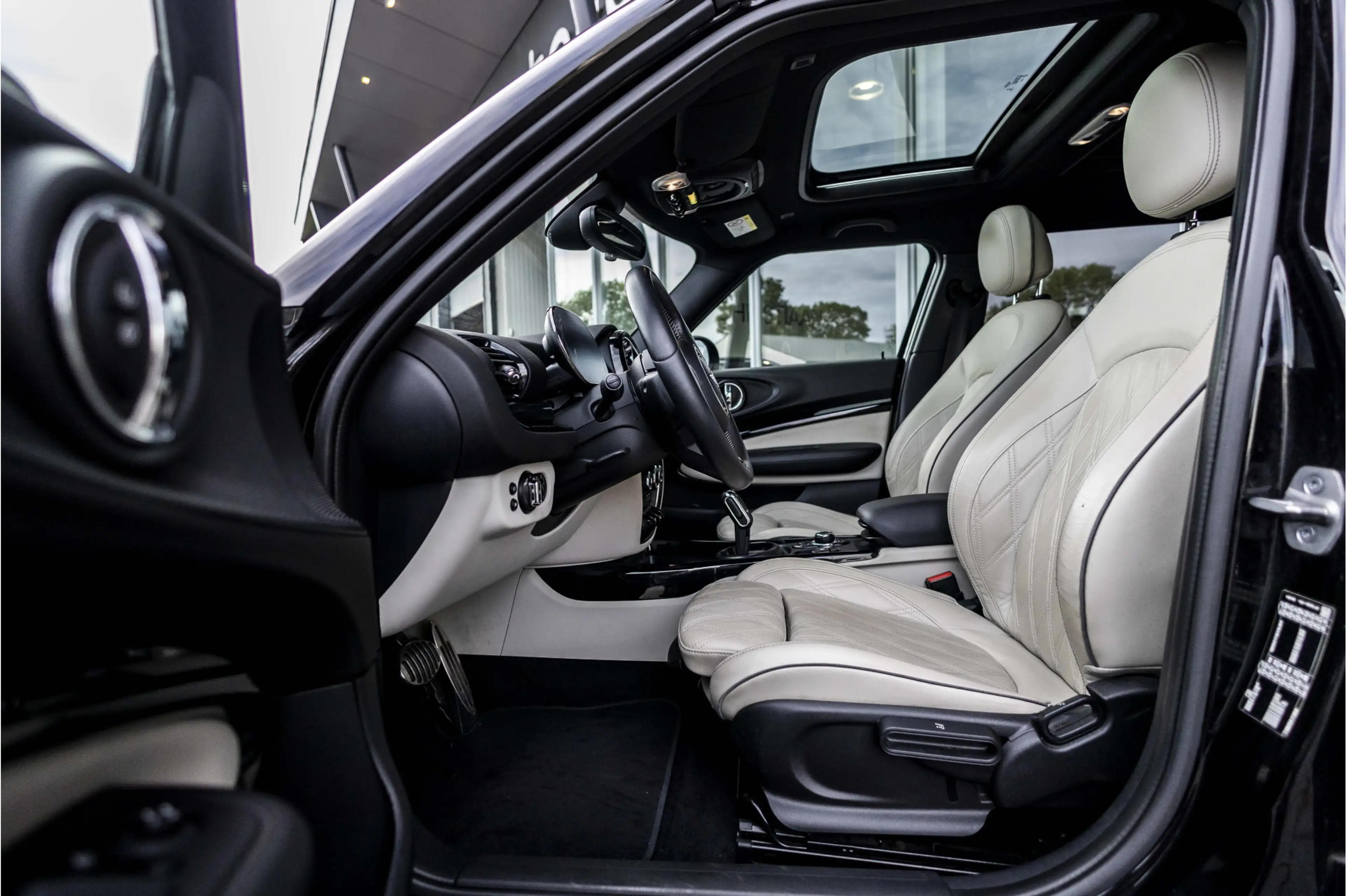 MINI John Cooper Works Clubman 1.5 Cooper | Pano | 19" | Camera — photo 9