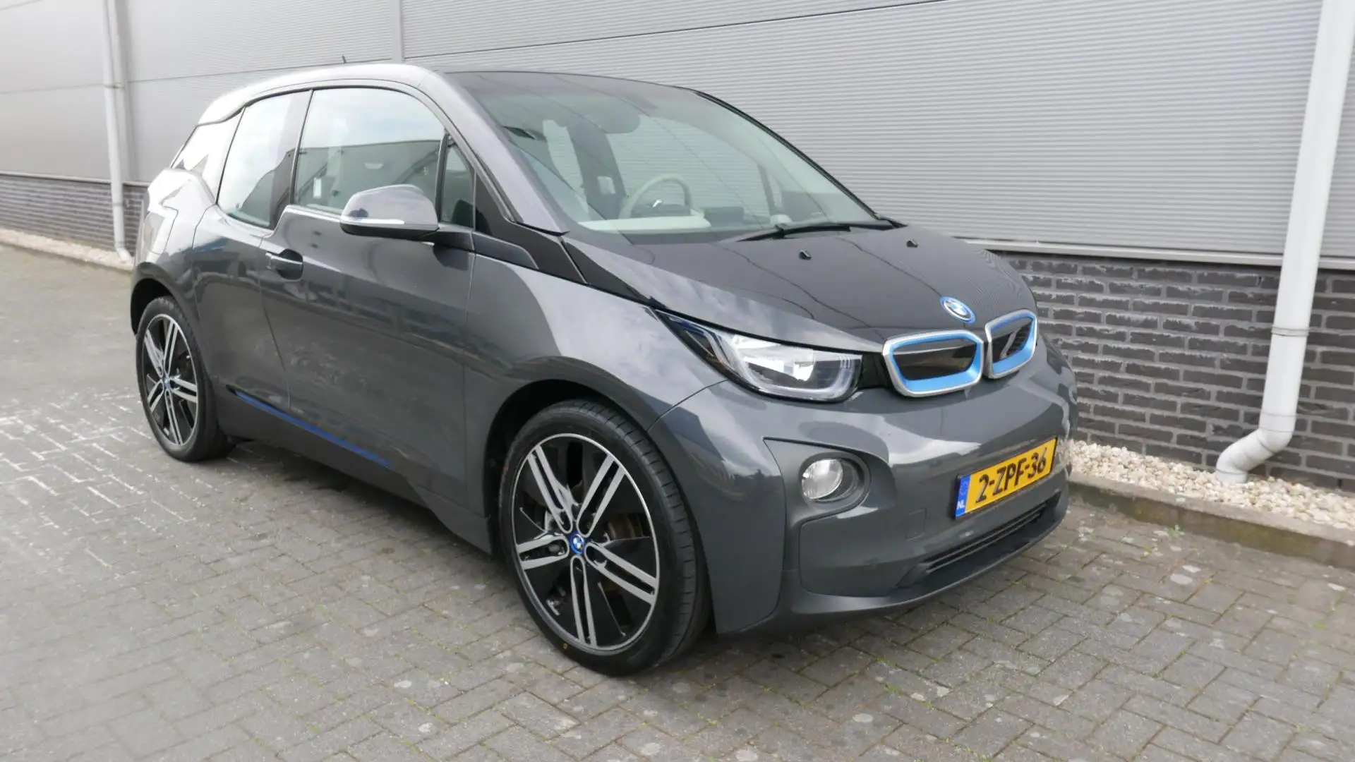 BMW i3 Basis Comfort Advance 22 kWh NAVI,PANORAMADAK. Gris - 1