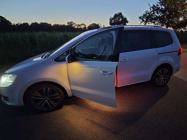 Imagine Volkswagen Sharan Highline BMT/Start-Stopp