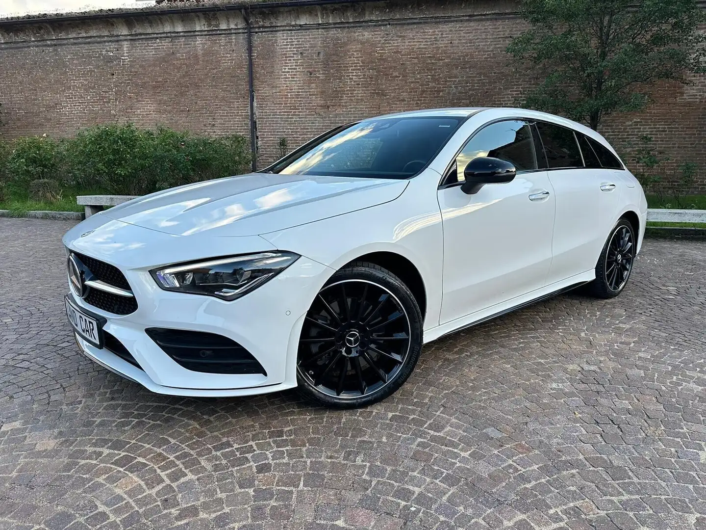 Mercedes-Benz CLA 250 Auto EQ Power Shooting Brake Premium Edition Wit - 2