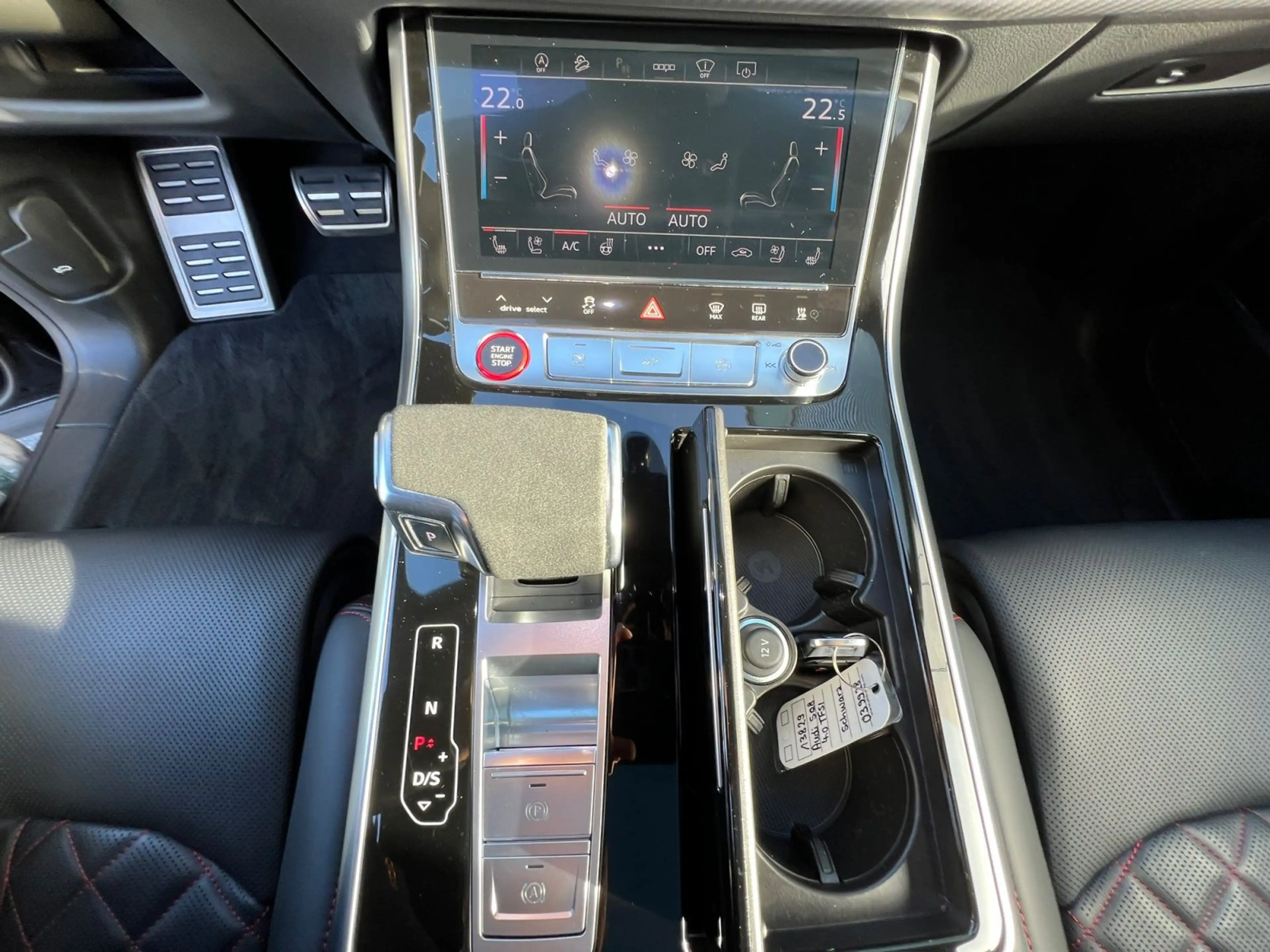 Audi SQ8 4.0 TFSI q. Tiptr., AHK, Pano, Standh. — photo 11