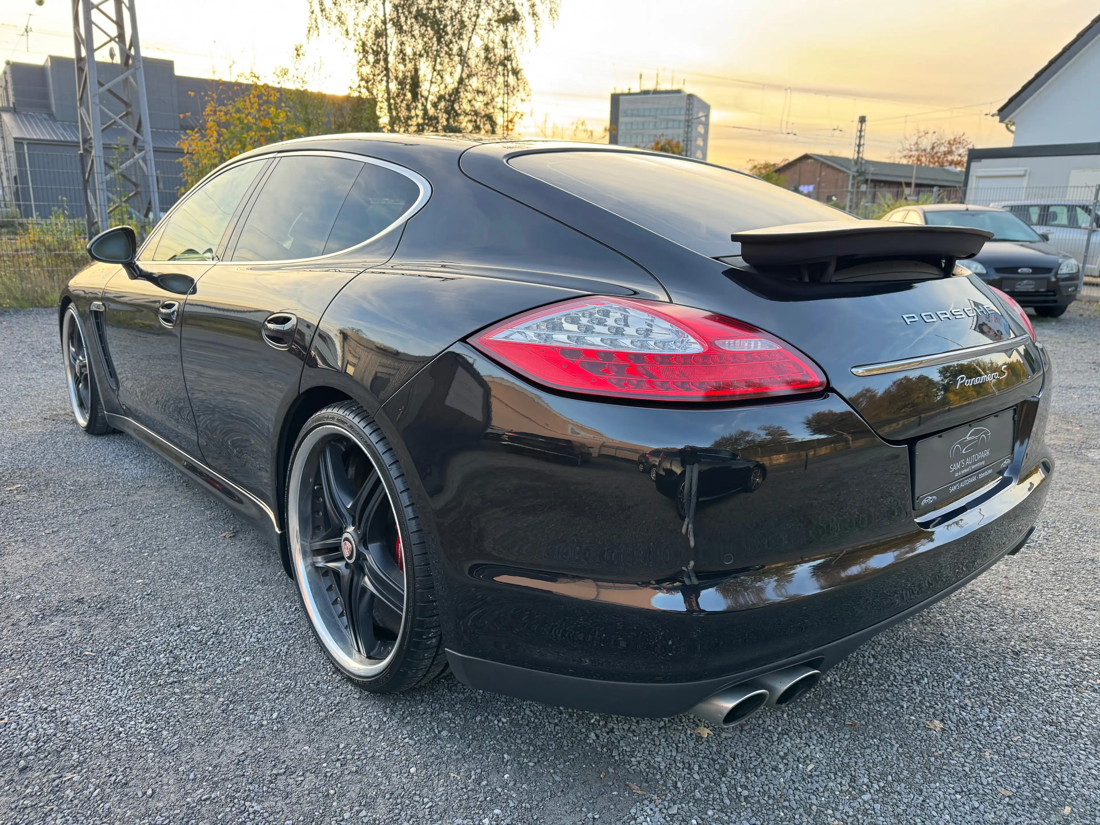 Porsche Panamera S BOSE 22" SHZ SCHIEBEDACH GARANTIE — photo 6