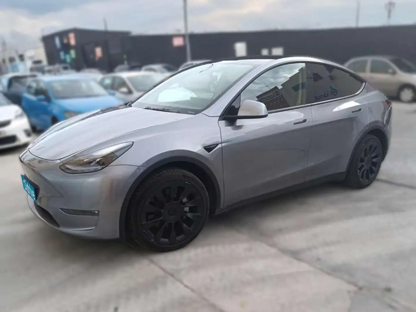 Tesla Model Y Gran Autonomía RWD Gris - 2