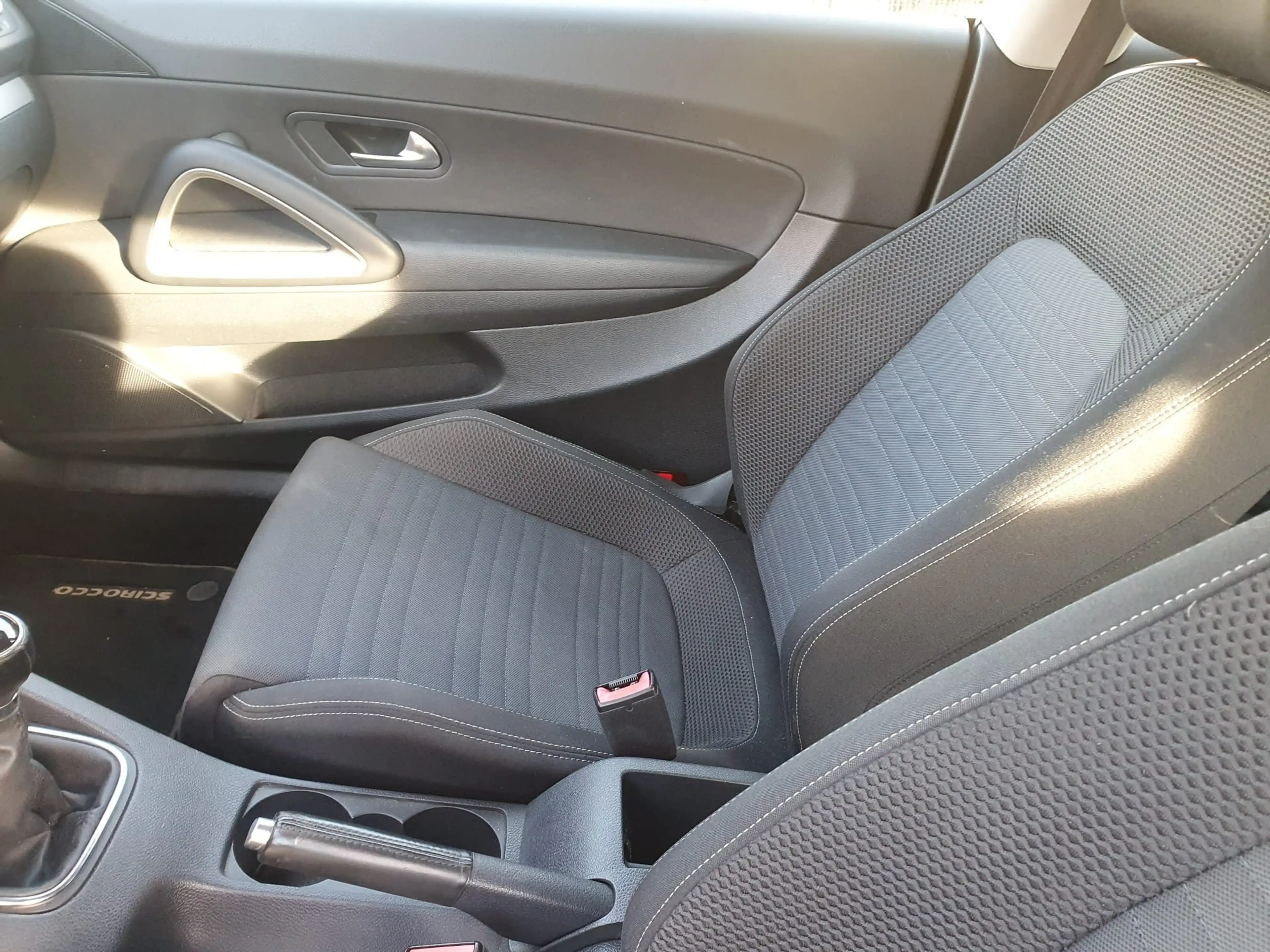 Volkswagen Scirocco 1.4 TSI 118 kW — photo 14