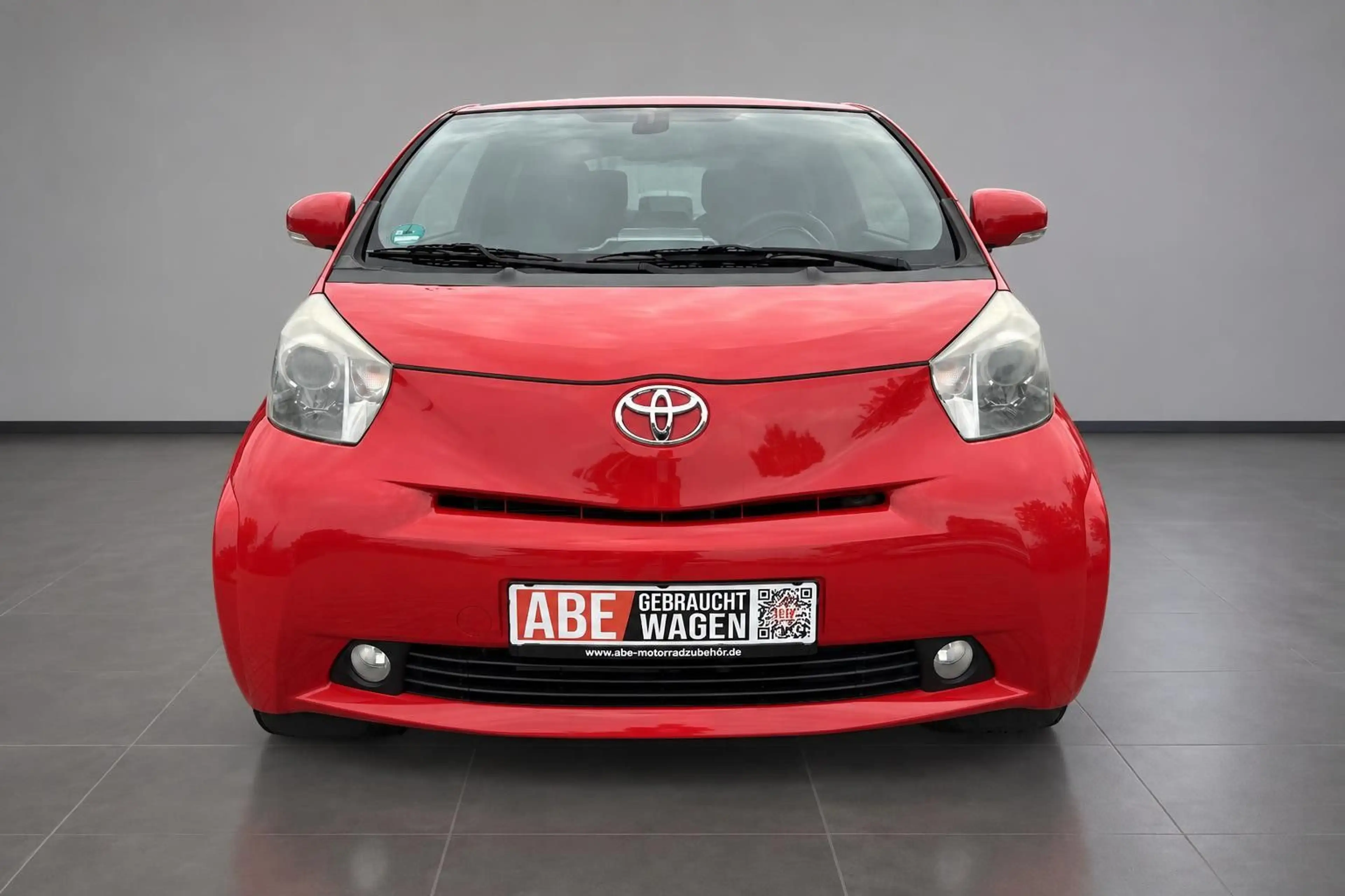 Toyota iQ 1.33 Dual-VVT-i Navigation — photo 2