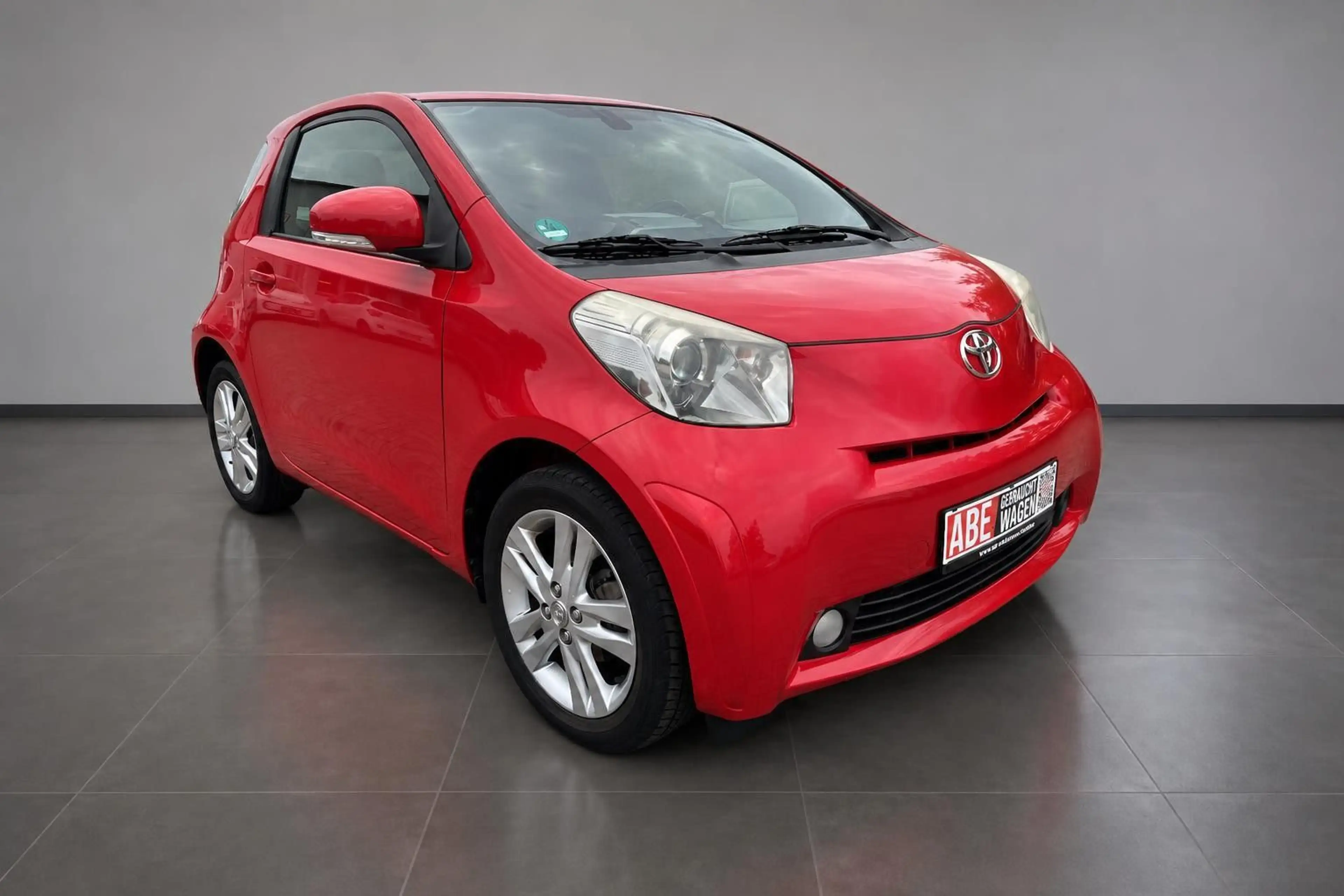 Toyota iQ 1.33 Dual-VVT-i Navigation — photo 3
