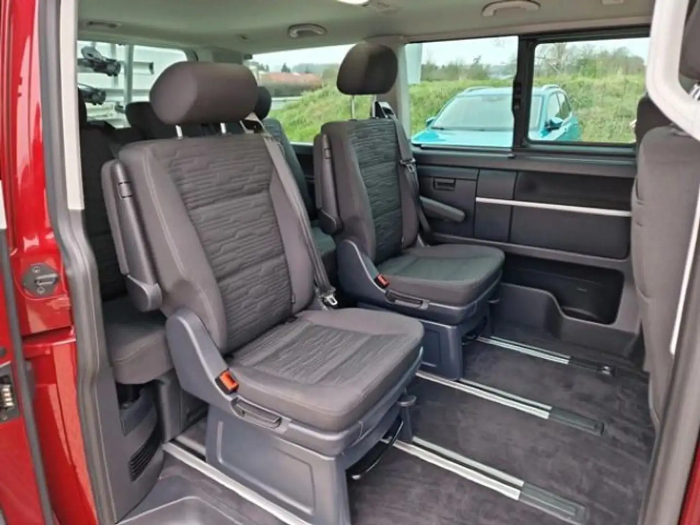 Volkswagen T6.1 Multivan Multivan T6.1 2.0TDI Comfortline Navi LED Standh Rot - 2