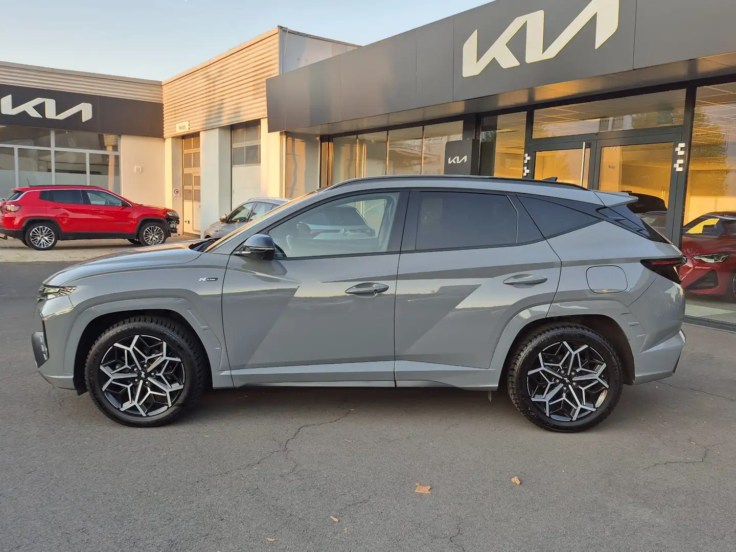 Hyundai TUCSON 1,6 T-GDI Plug-In Hybrid 4WD N-Line *Panoramadach* Grau - 2