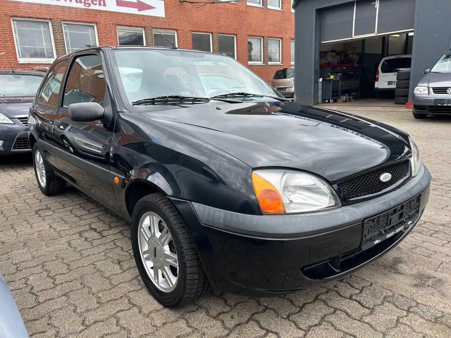 Ford Fiesta 1.3 44 kW Florida Schwarz - 2
