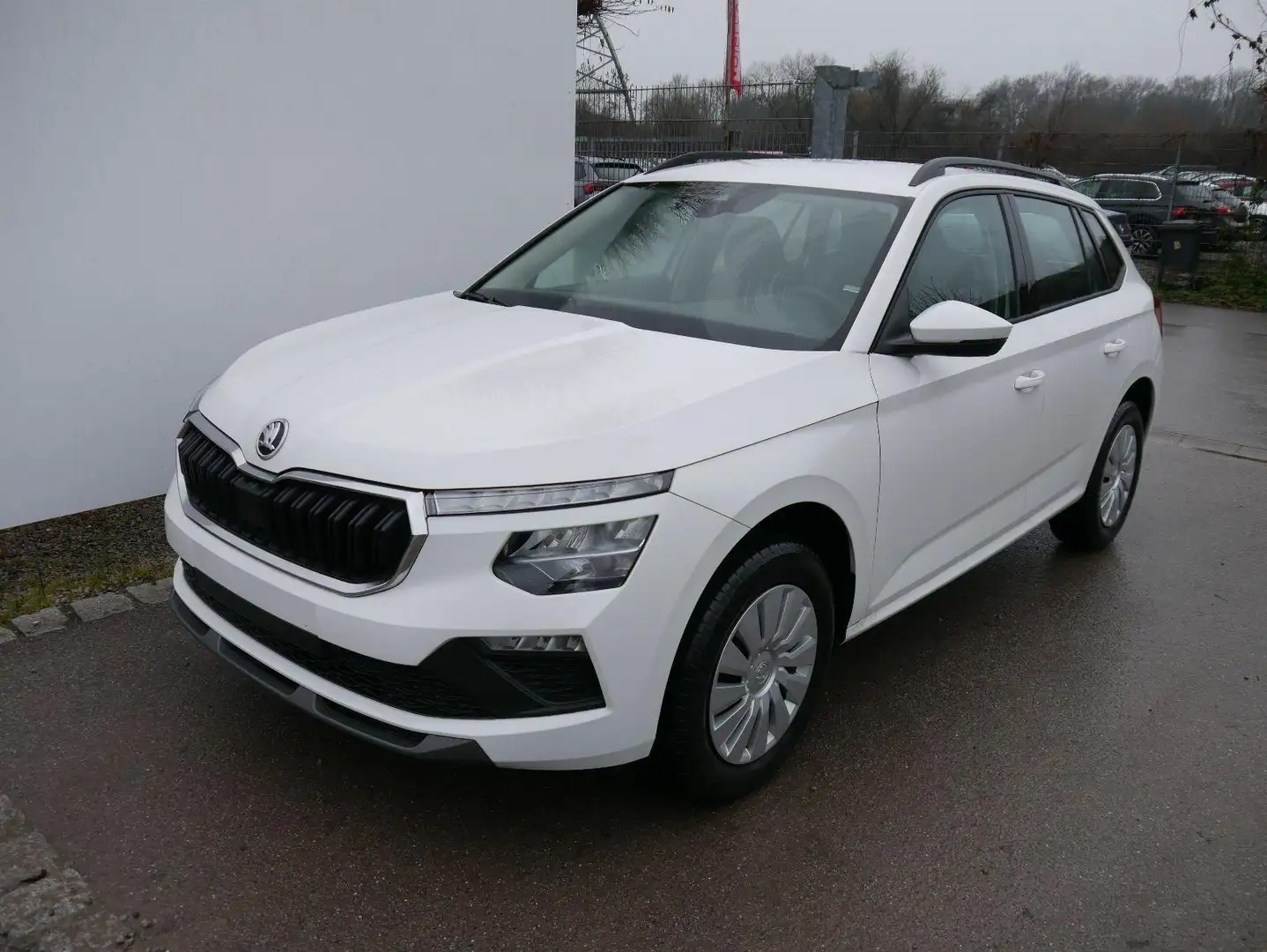Skoda Kamiq Selection 1.0 TSI*PDC-HI*LED*SHZ*NAVI-ÜBER-SMAR... Weiß - 1