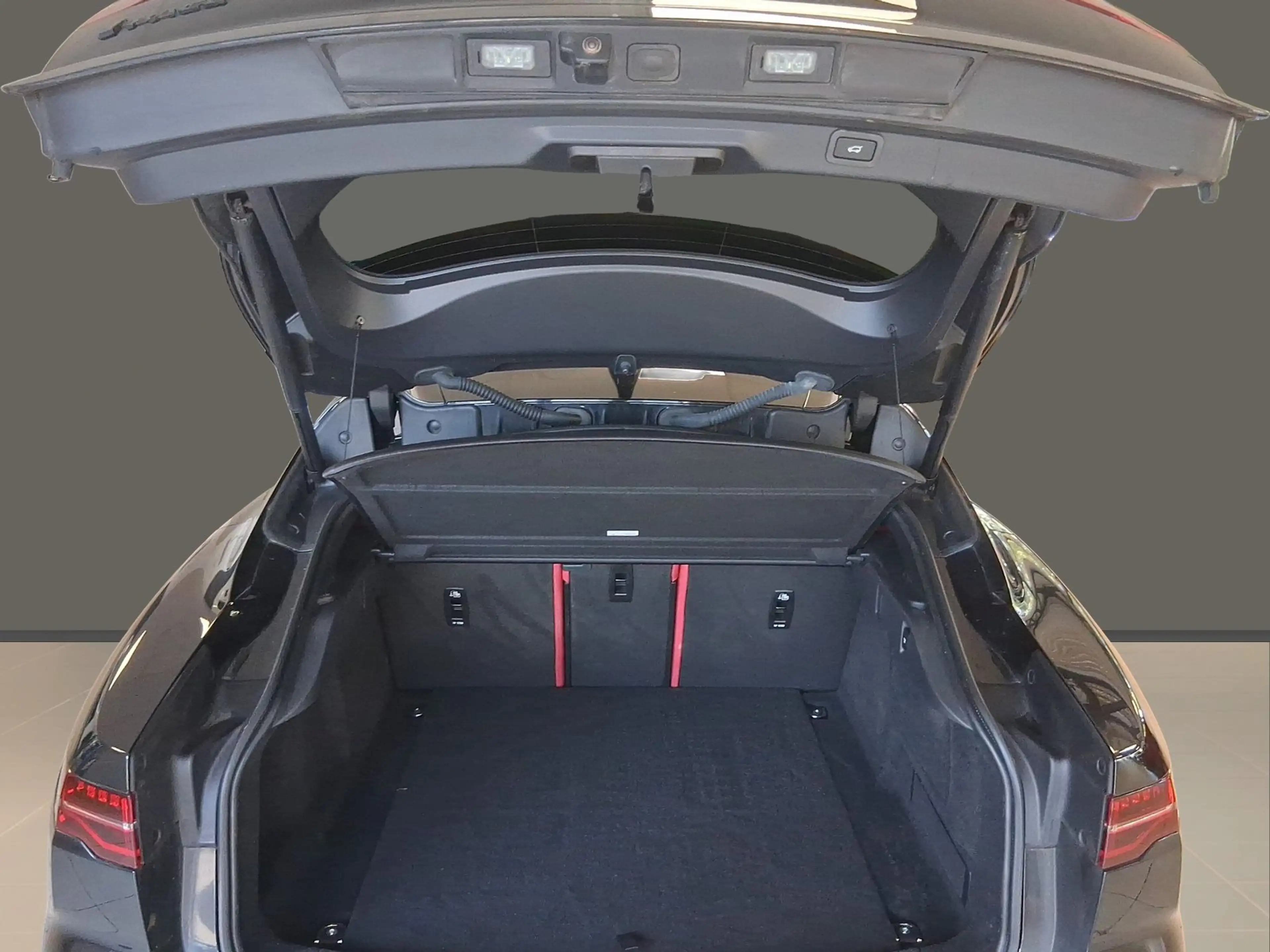 Jaguar I-Pace EV400 AWD S Navi Leder Standheizung ACC Pano — photo 8