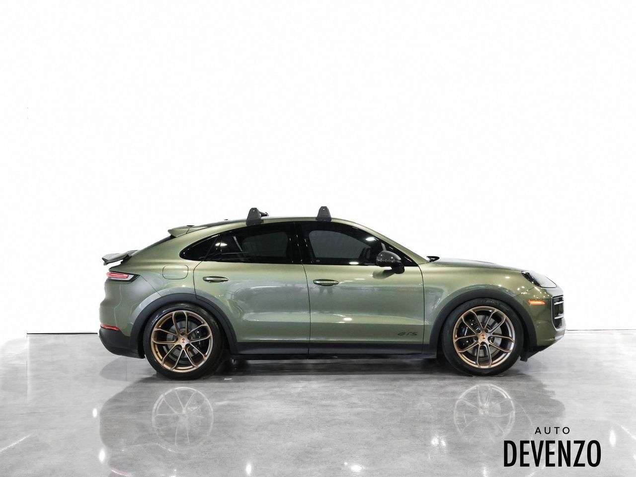 2026 Porsche Cayenne GTS coupe — photo 2