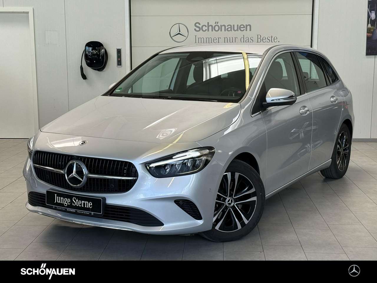 Mercedes-Benz B 180 2023 — PROGRESSIVE ADVANCED+STANDHEIZ.+AHK+WINTER