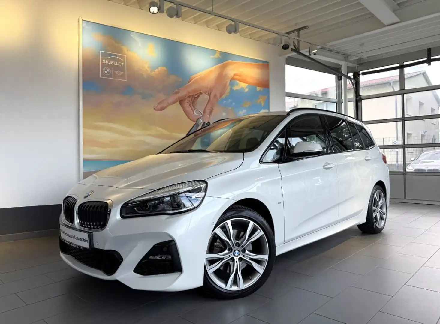 BMW 218 i Gran Tourer M SPORT 7-SITZE+LED+AHK+NAVI+AL Wit - 1