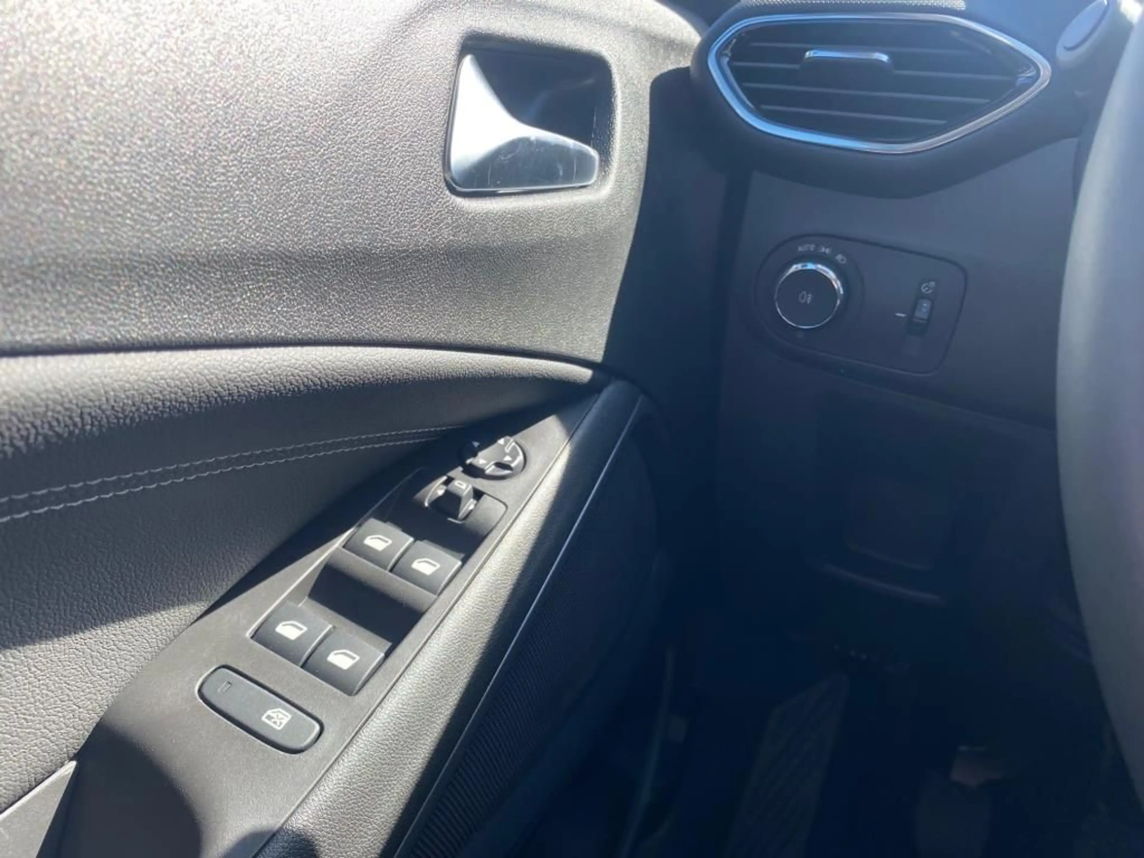 Opel Crossland X CROSSLAND X 1.2 Direct Injection Turbo 81 kW 11 — photo 5