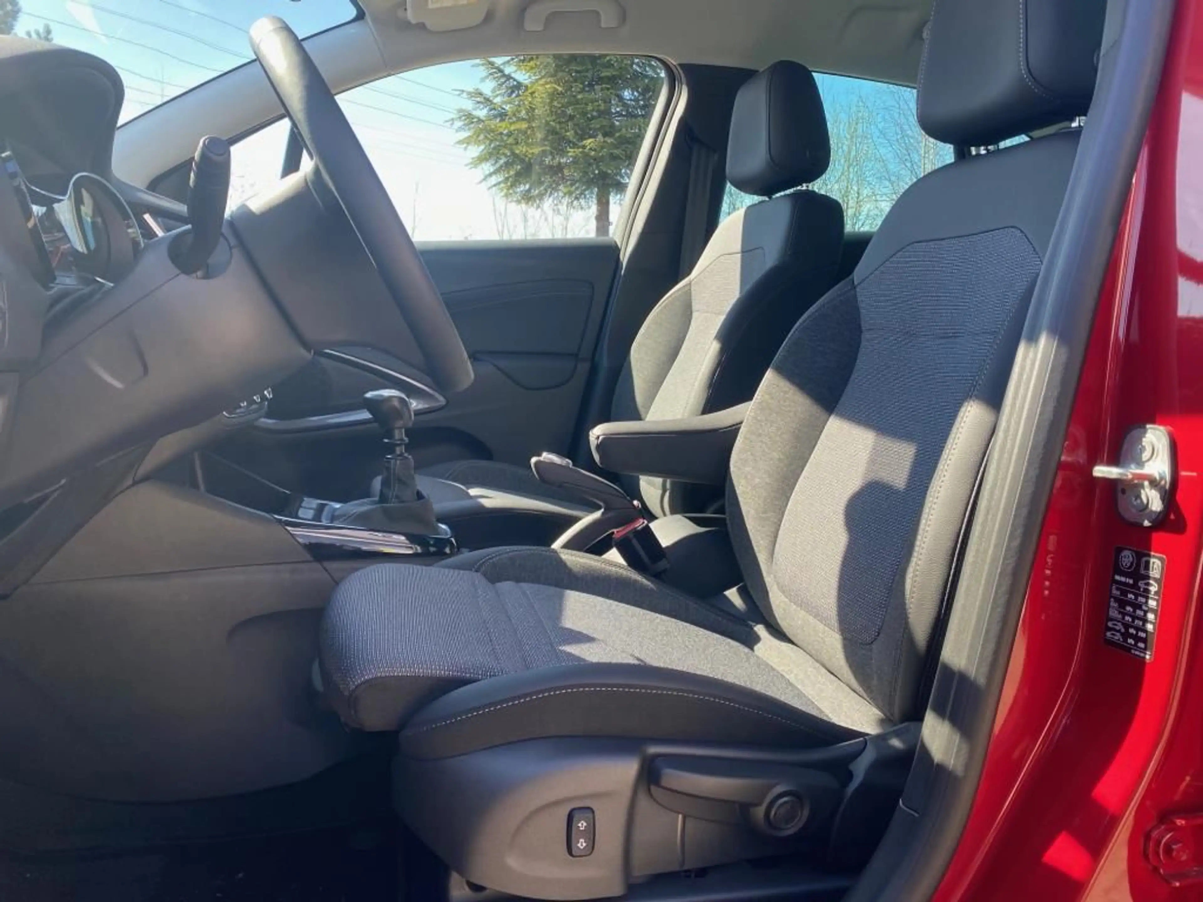 Opel Crossland X CROSSLAND X 1.2 Direct Injection Turbo 81 kW 11 — photo 3