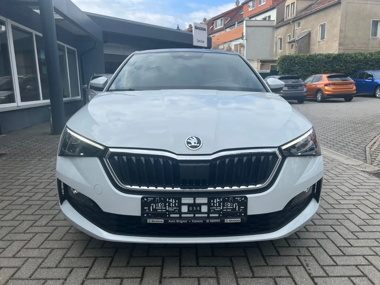 Skoda Scala Emotion Plus *PANO AHK SPORT NAV EPH VIRT Blanc - 2