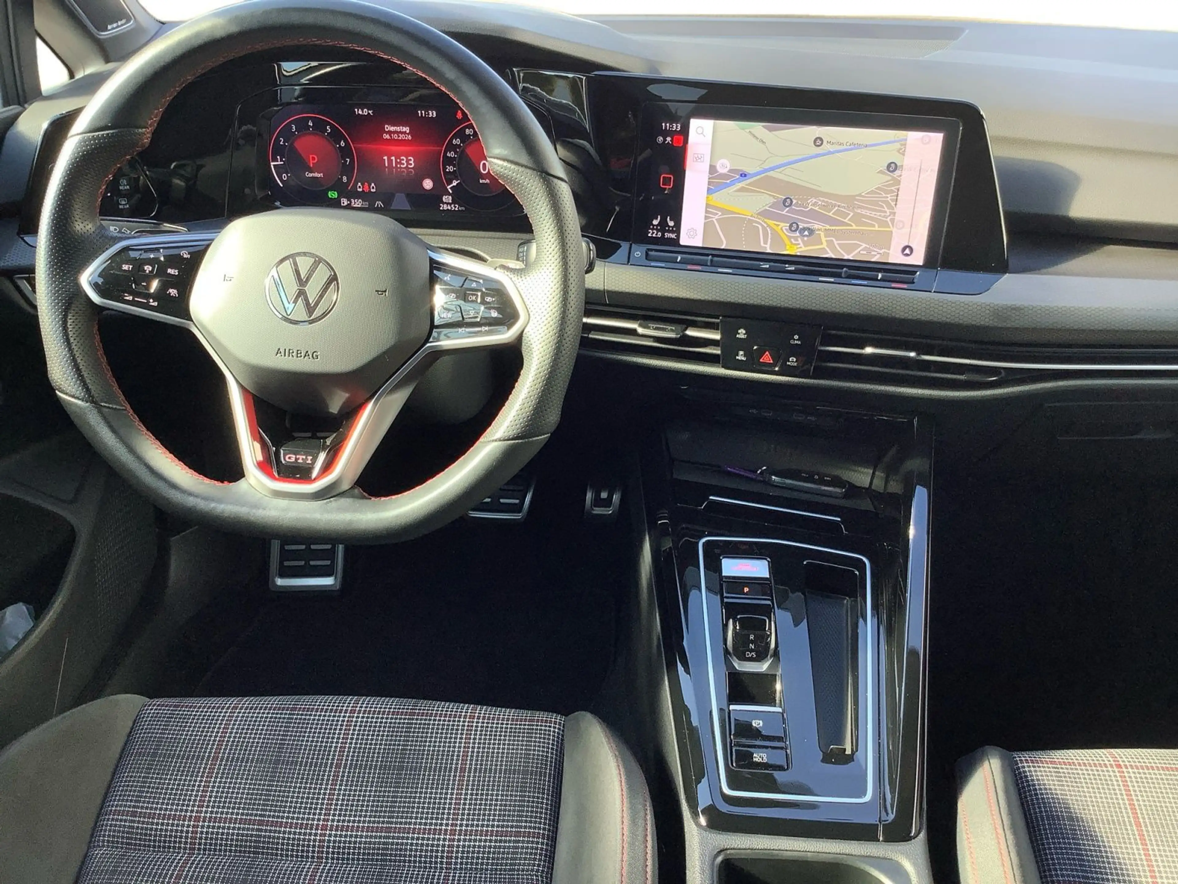 Volkswagen Golf 2.0 TSI DSG GTI ACC Matrix Navi Pano Keyles — photo 10