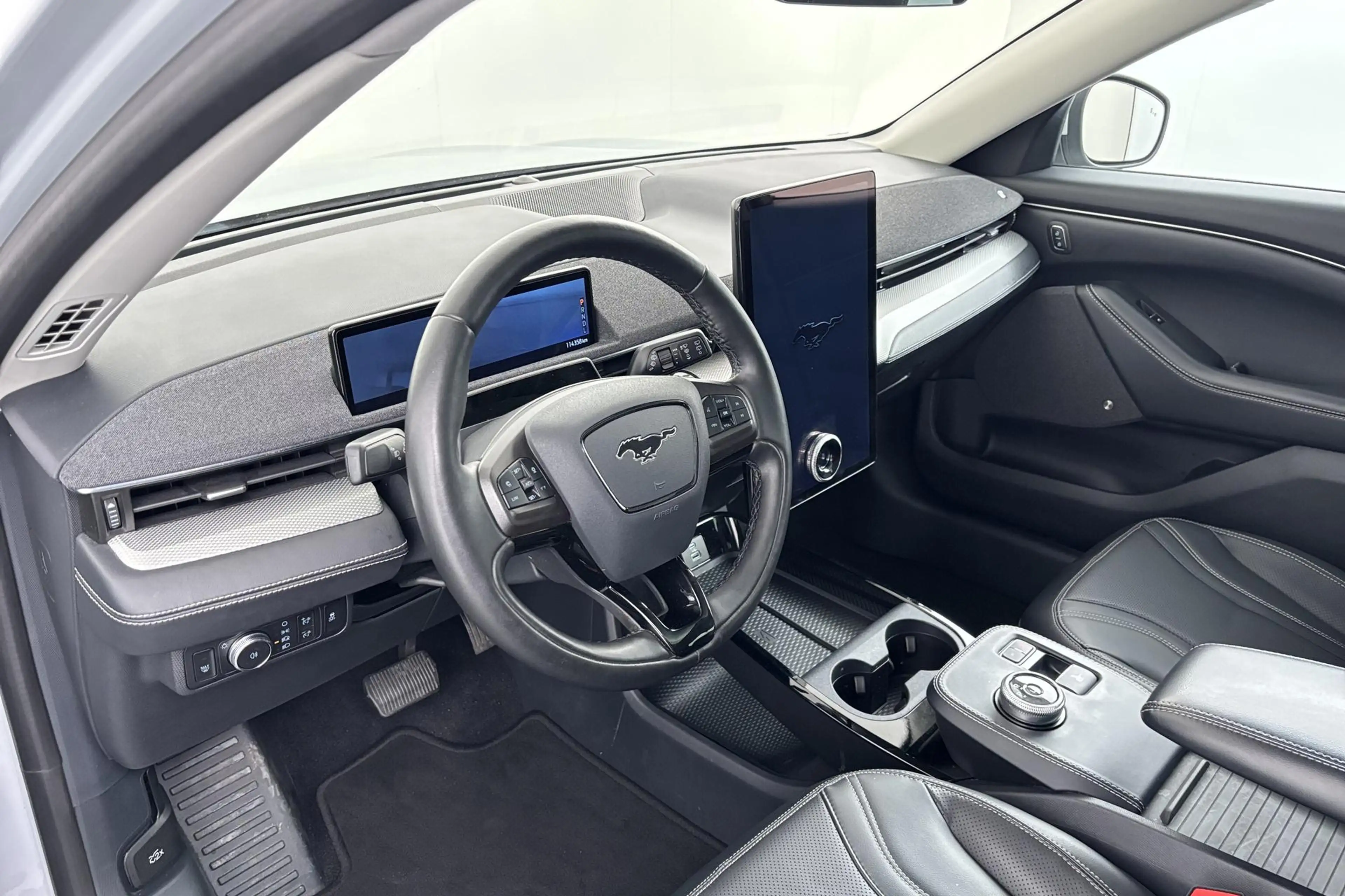 Ford Mustang Mach-E RWD 75 kWh Pure kracht met een vleugje Amerikaanse — photo 2