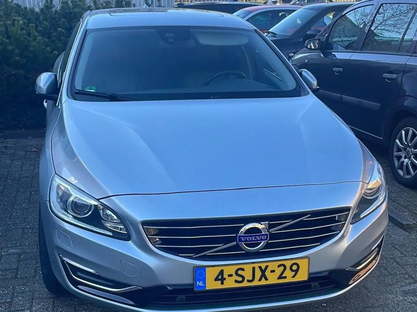 Volvo V60 V60 2.4 D6 AWD Pl.i Sum. Zilver - 1