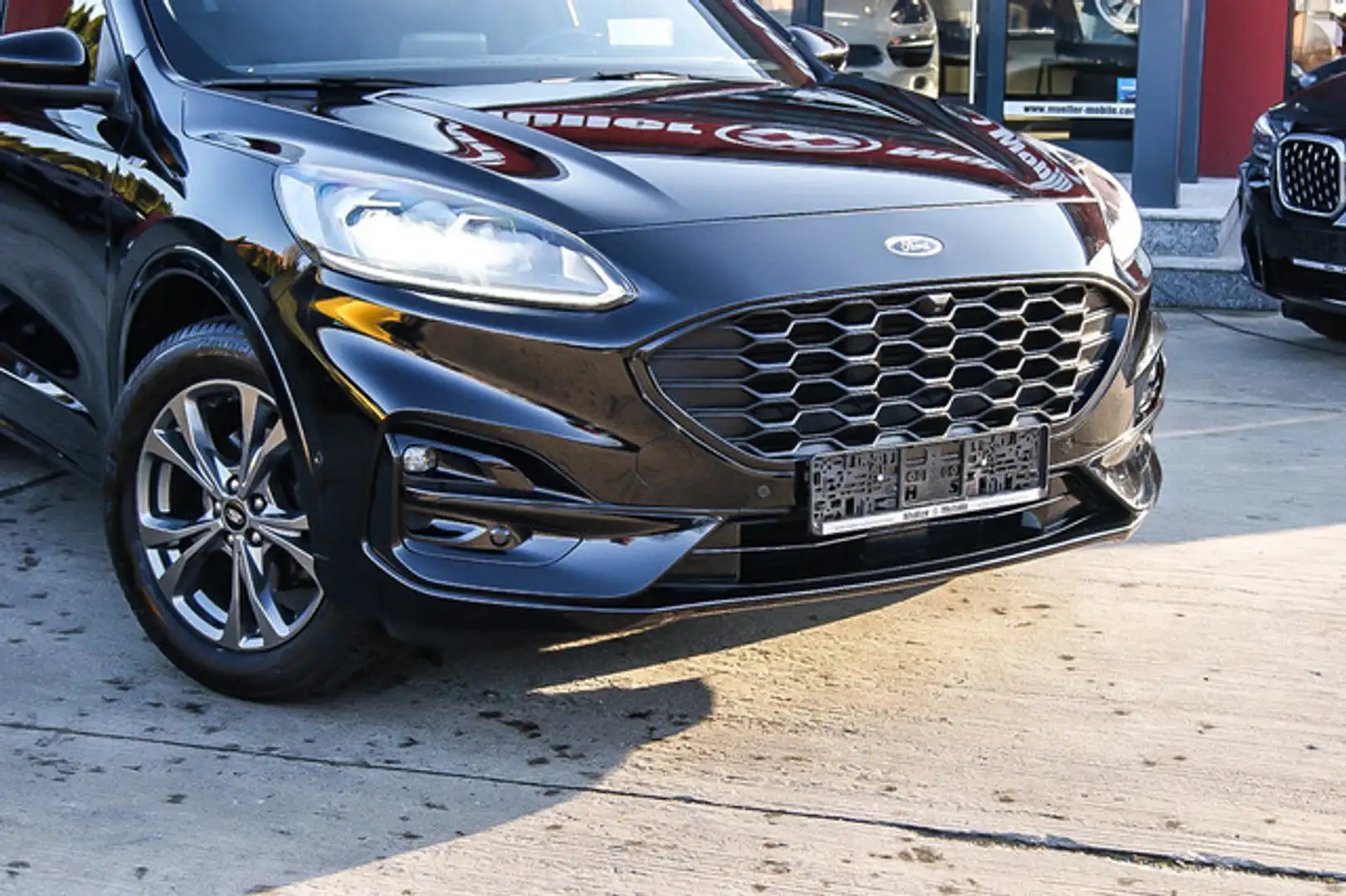Ford Kuga 1.5 EcoBoost ST-LINE X LED Navi HeadUp B&O Schwarz - 2