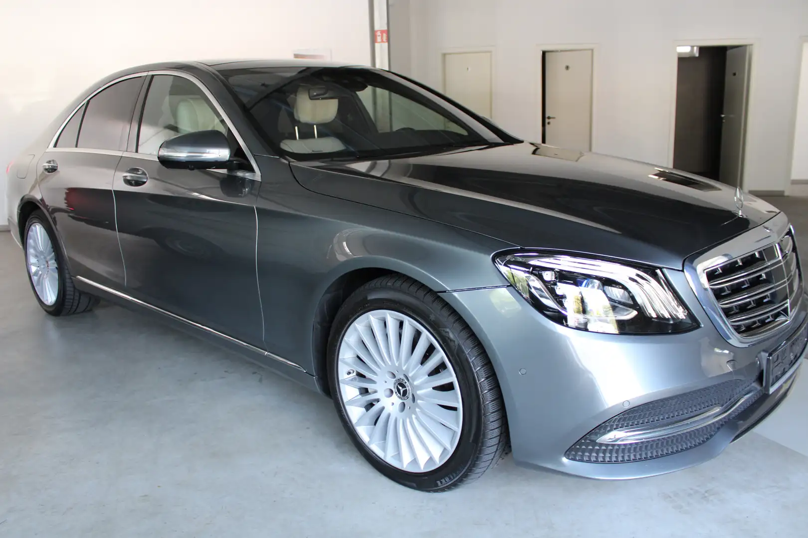 Mercedes-Benz S 350 d 4Matic Pano/Massage/HUD/Sitzklima/Soft/MBeam/9G Grau - 2