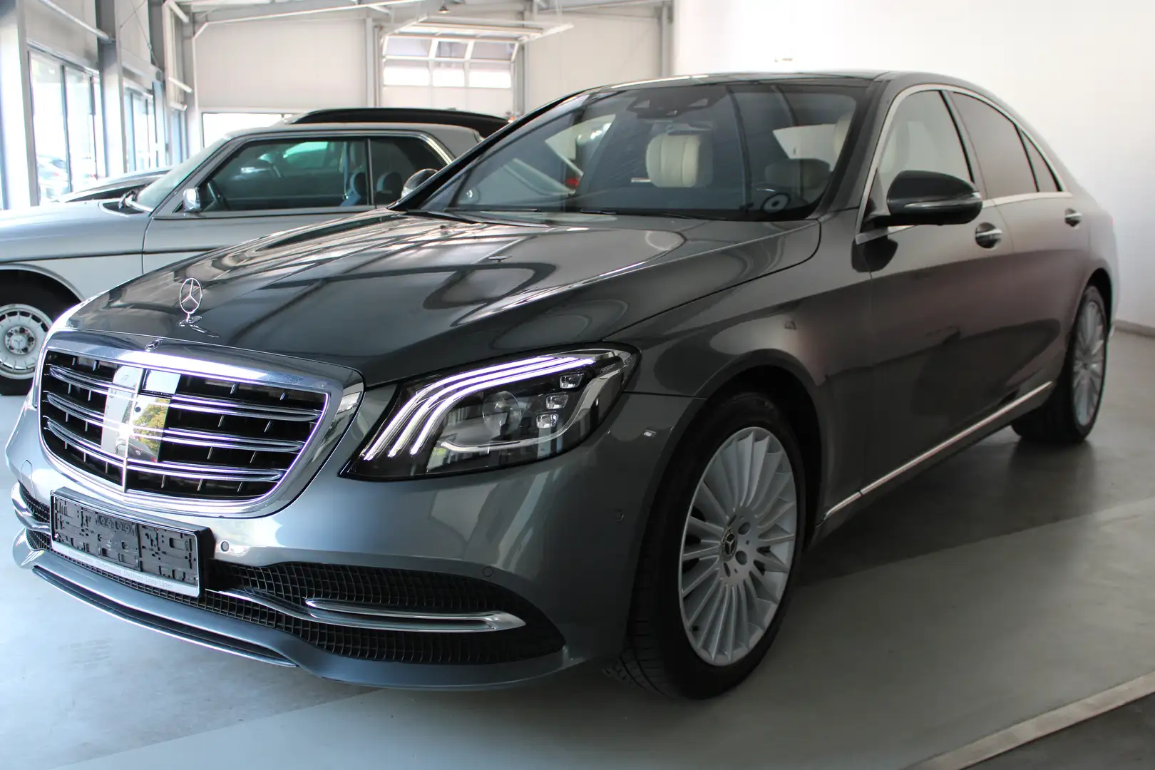 Mercedes-Benz S 350 d 4Matic Pano/Massage/HUD/Sitzklima/Soft/MBeam/9G Grau - 1