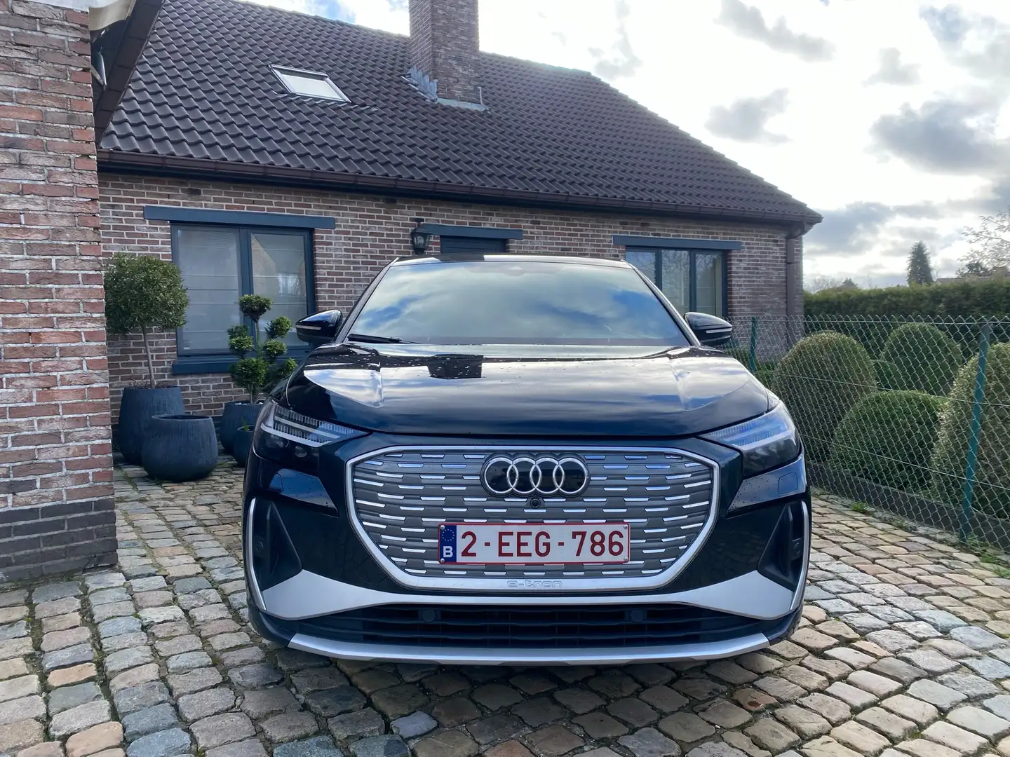 Audi Q4 e-tron 82 kWh 40 Attraction Noir - 1