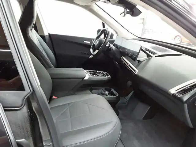 BMW Ix view 8