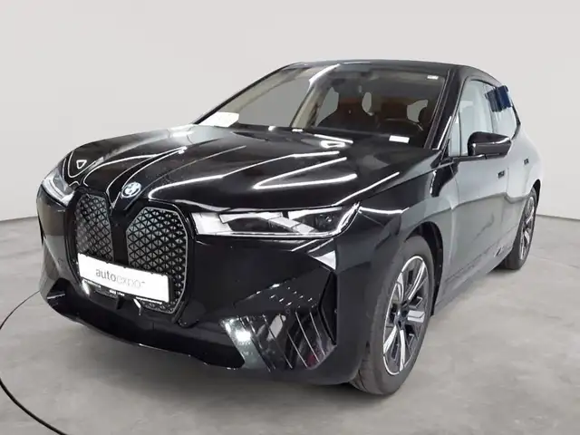 BMW Ix view 2