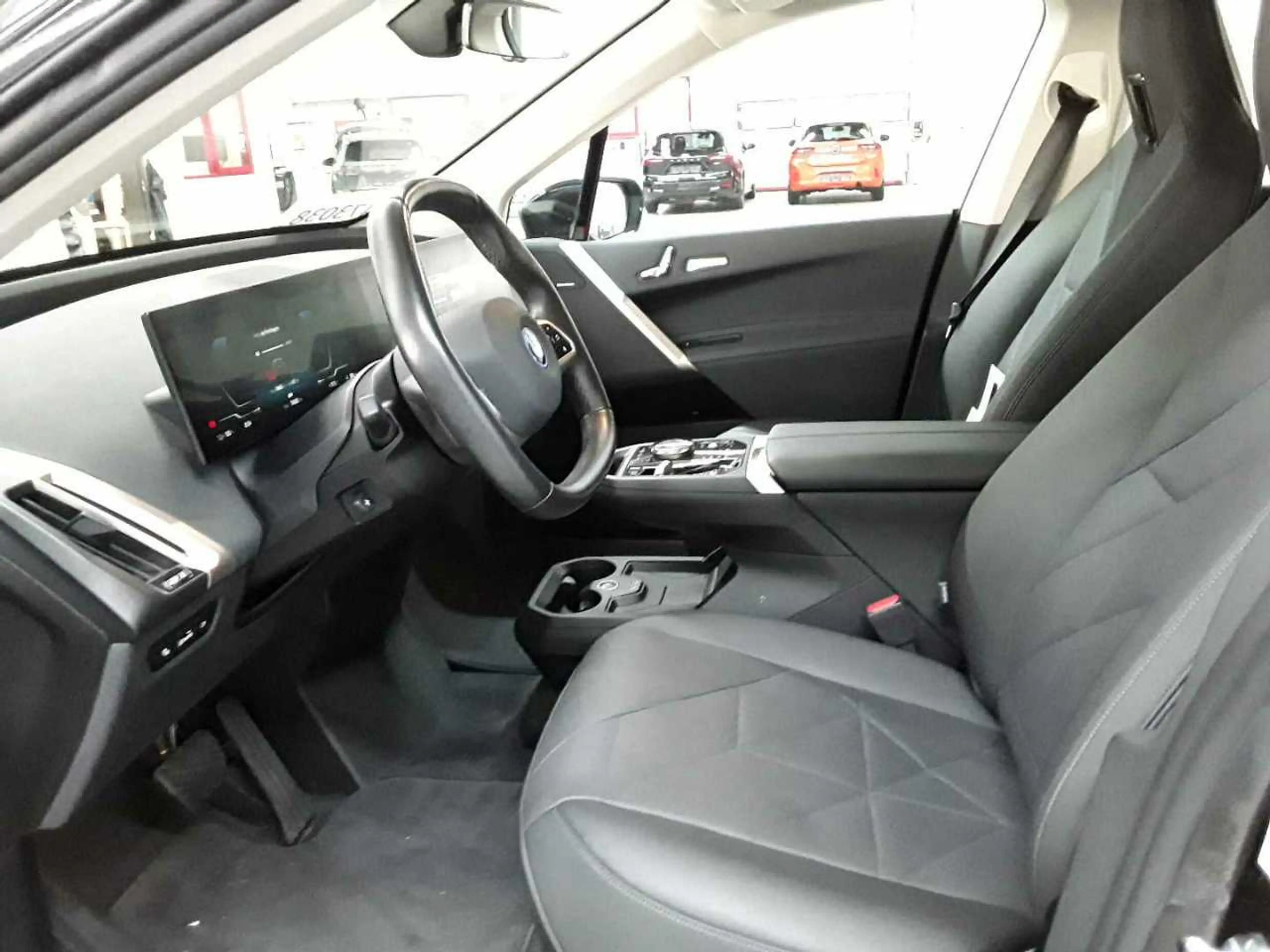 BMW iX iX xDrive40 M Sport AHK H&K Leder HuD — photo 7