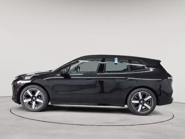 BMW Ix view 6