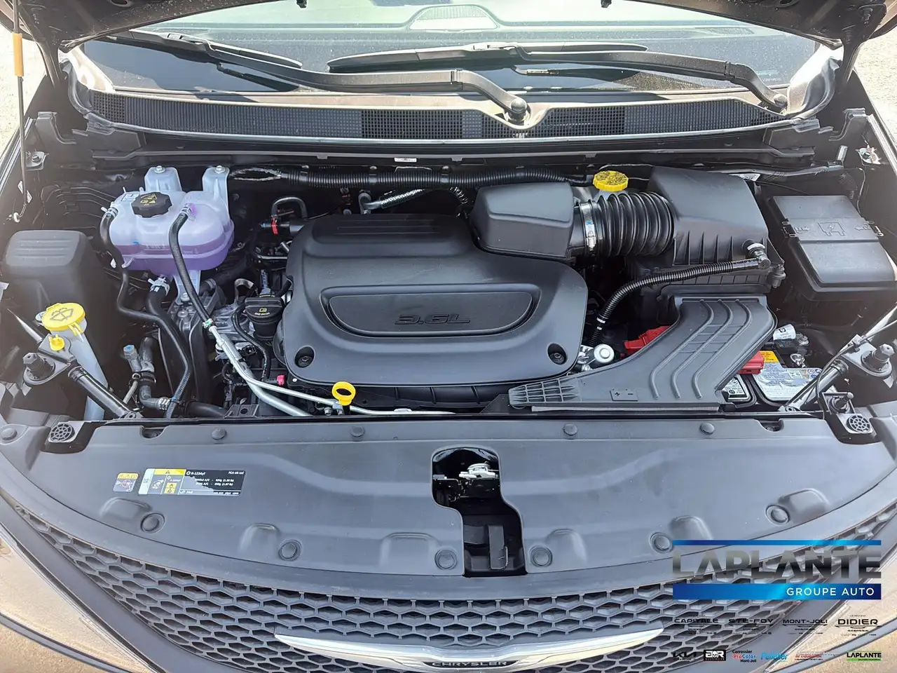 Chrysler Grand Caravan photo Chrysler Grand Caravan