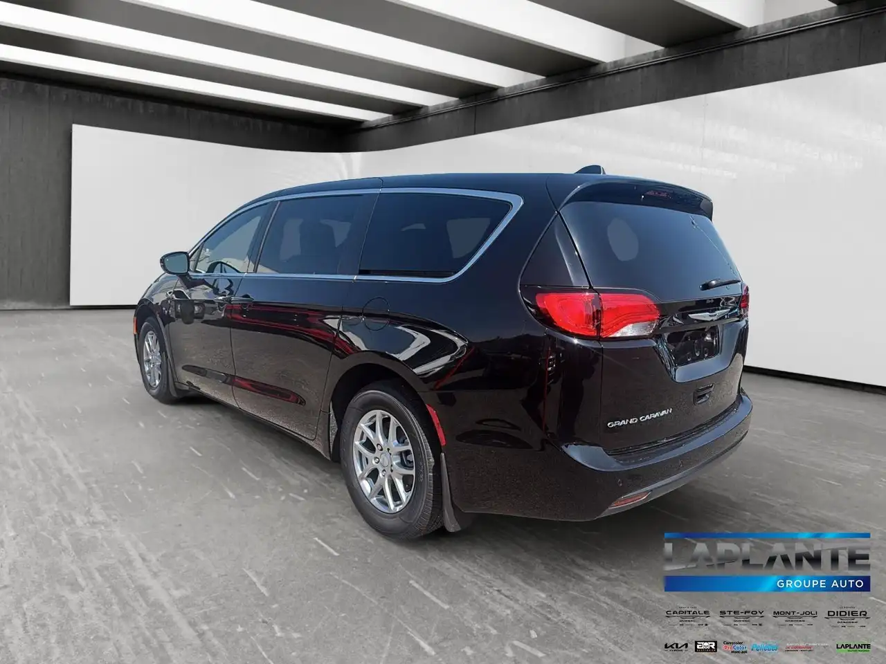 Chrysler Grand Caravan photo Chrysler Grand Caravan