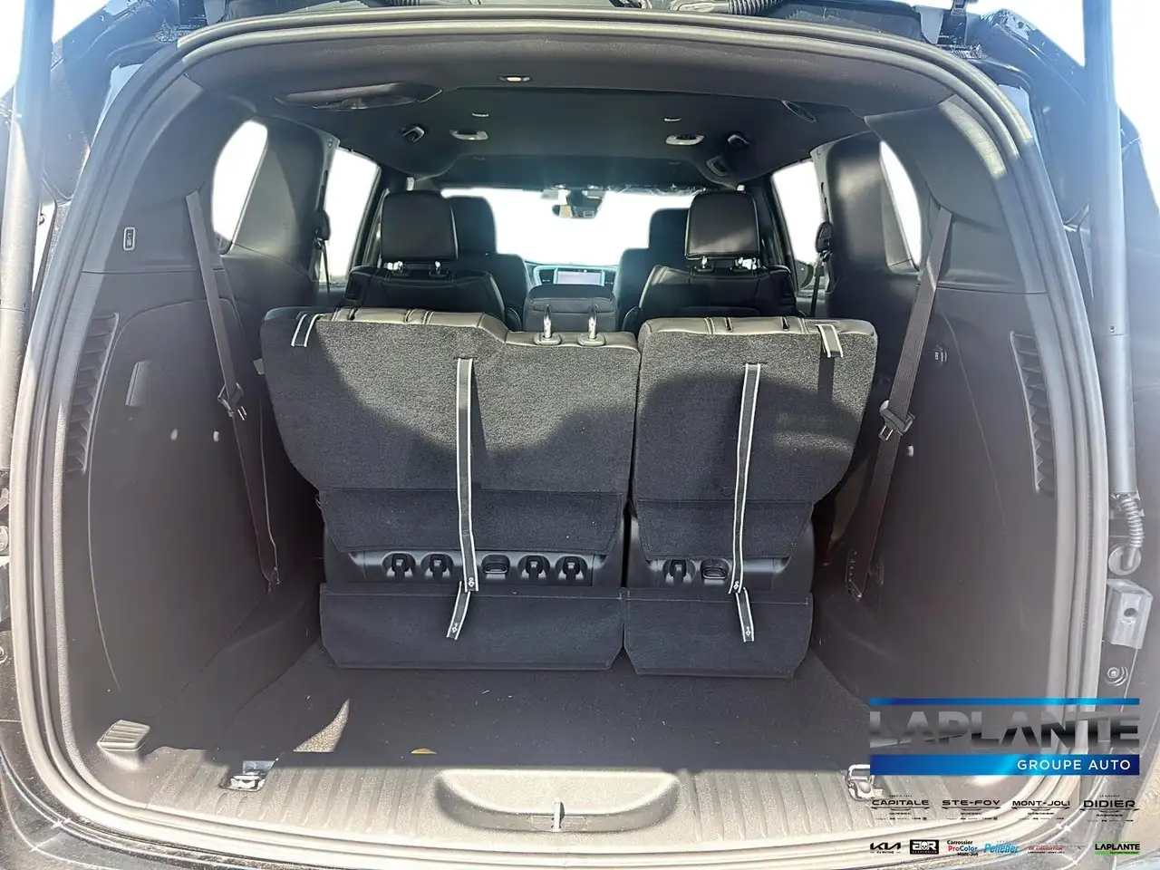 Chrysler Grand Caravan photo Chrysler Grand Caravan