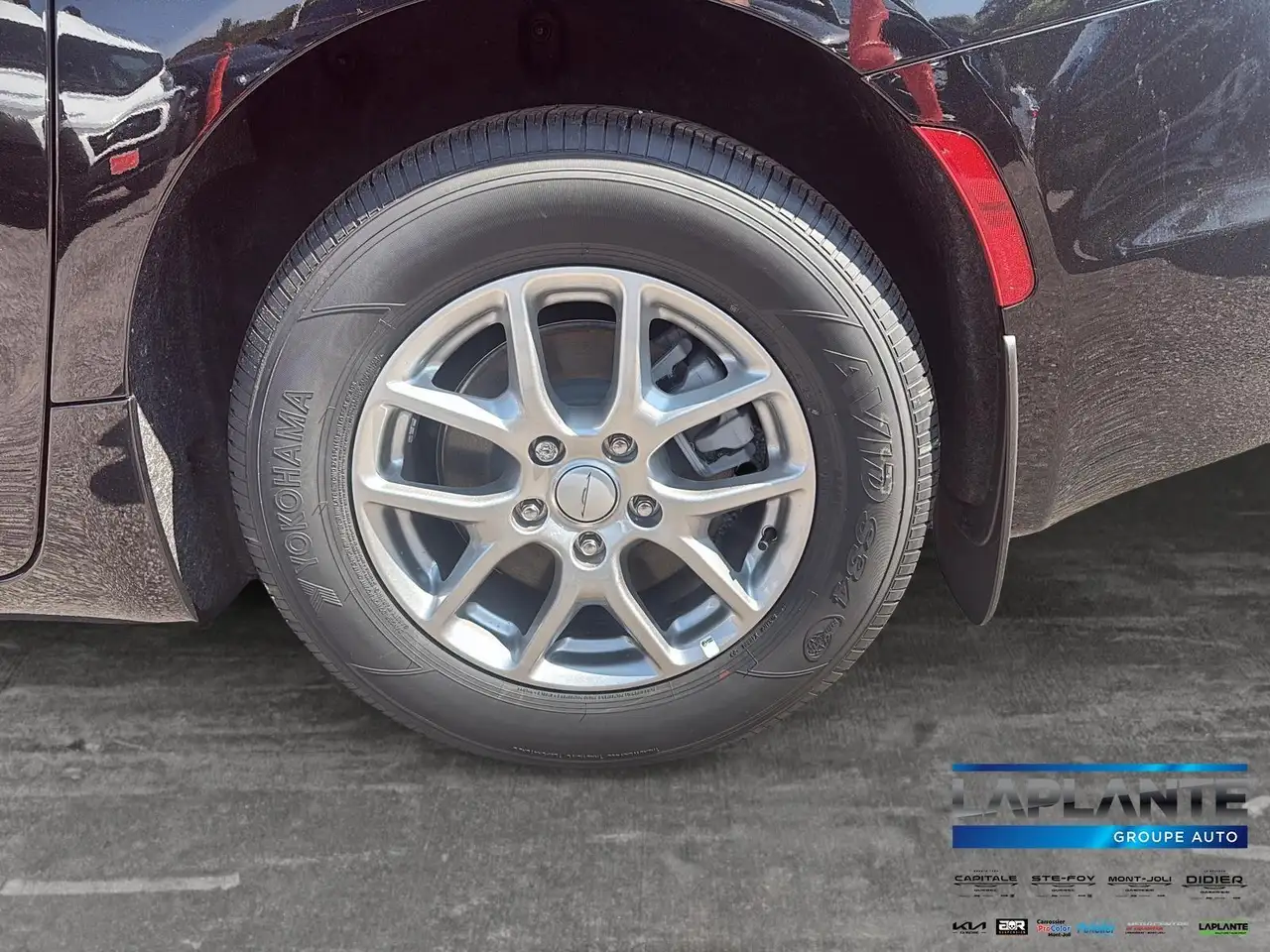 Chrysler Grand Caravan photo Chrysler Grand Caravan