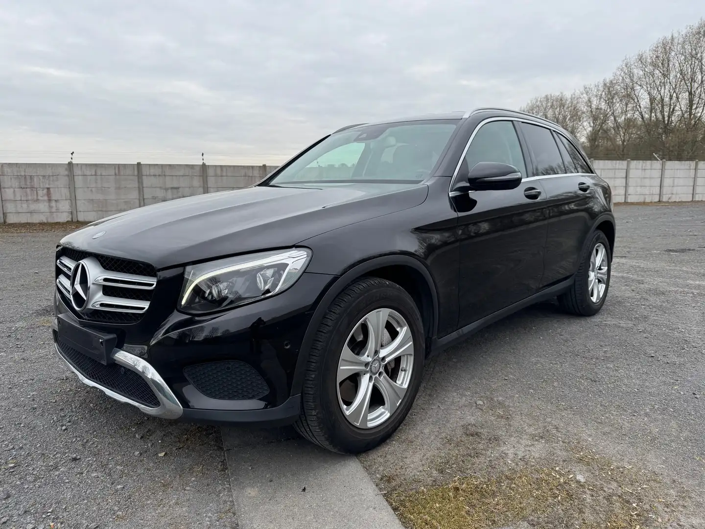 Mercedes-Benz GLC 250 4-Matic 02/2016 Zwart - 1