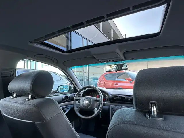 Audi A4 view 15