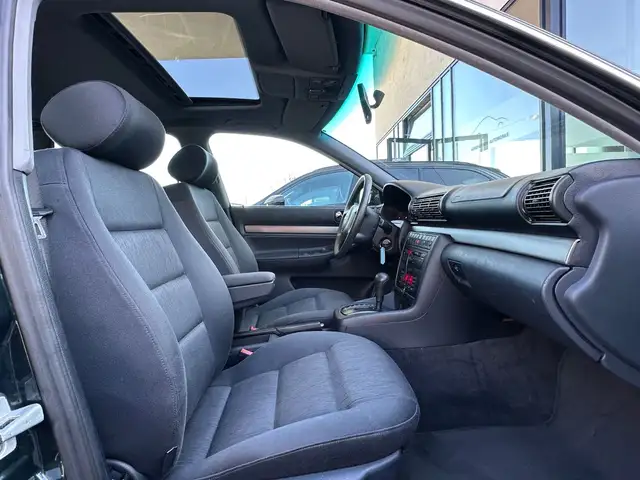 Audi A4 view 12