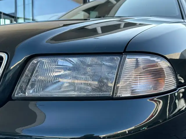 Audi A4 view 7