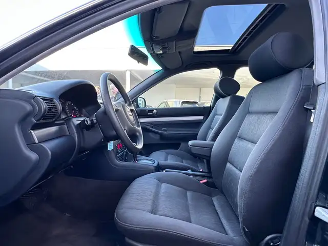 Audi A4 view 8