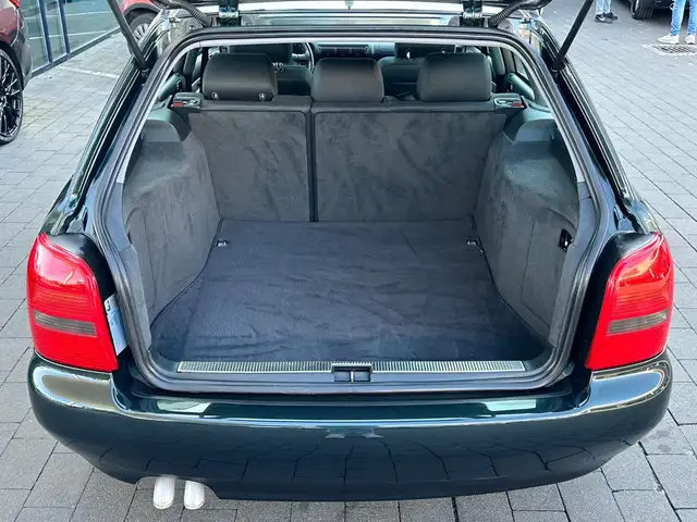 Audi A4 view 5