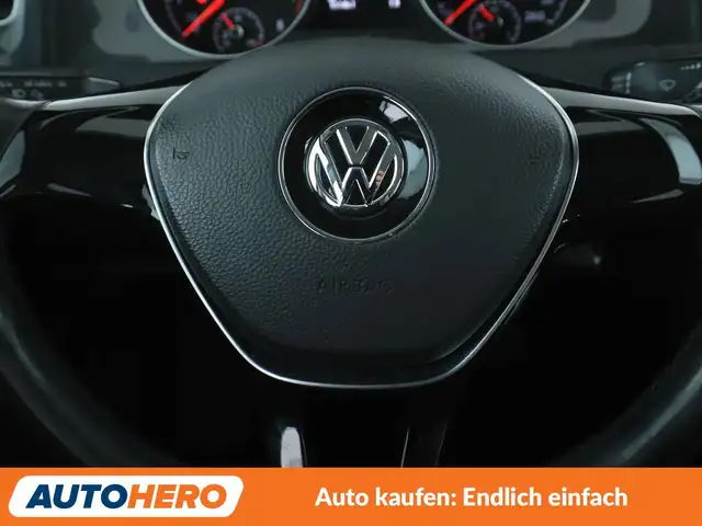 Volkswagen Golf view 19