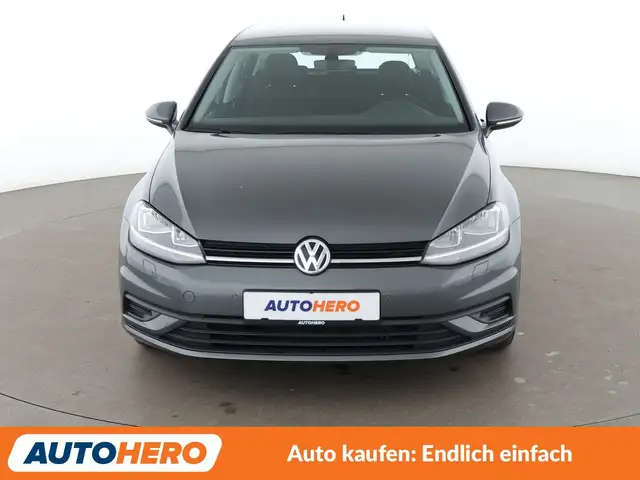 Volkswagen Golf view 9