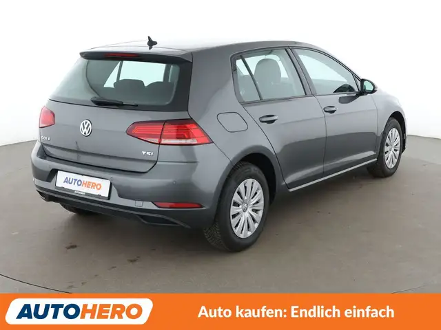 Volkswagen Golf view 6